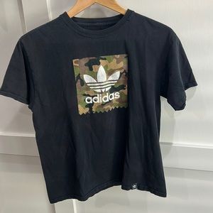 Adidas Youth XL Tshirt